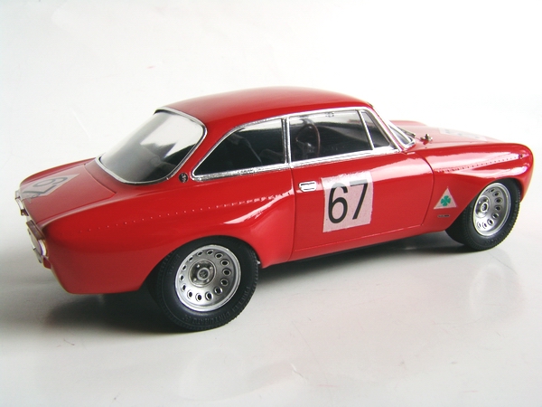 A39 1:24 GUNZE SANGYO G-184 KIT ALFA ROMEO 2000 GTAM SEALED MIB