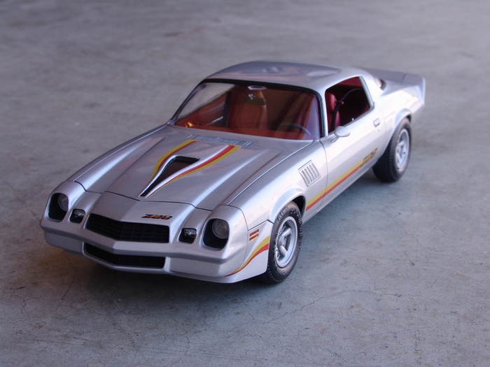 Revell-Monogram 1/24 1979 Chevy Camaro Z28