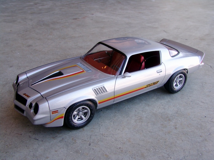 Revell-Monogram 1/24 1979 Chevy Camaro Z28